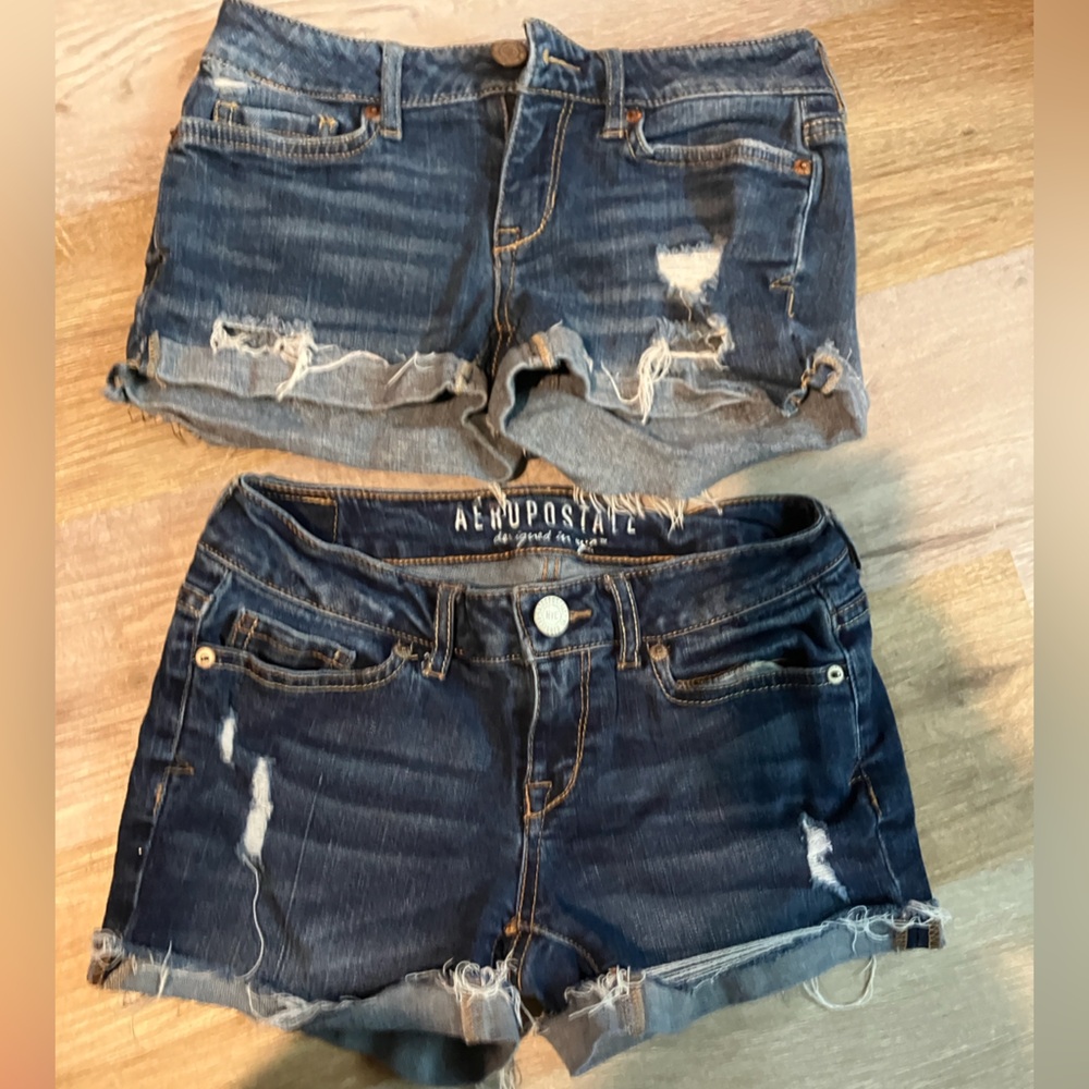 00 & 000 Aeropostale low rise shorts